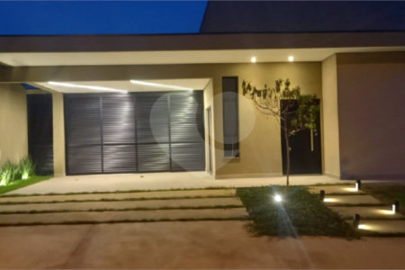 Casa à venda com 3 quartos, sendo 1 suíte, no condomínio Lagos D Icaraí, Salto - SP