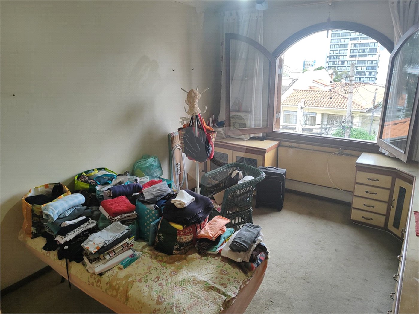 Casa à venda com 4 quartos, sendo 2 suítes, no condomínio Chácara das Rosas, São Paulo - SP