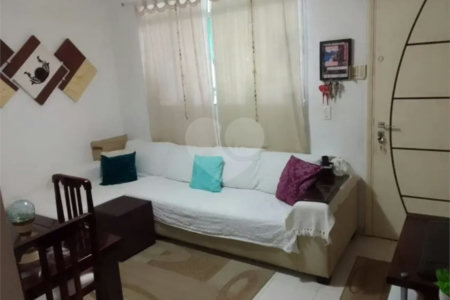 Sobrado à venda com 3 quartos, sendo 1 suíte, em Jaguaré, São Paulo, SP