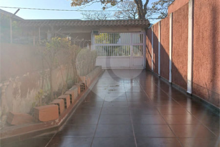 Sobrado à venda com 3 quartos, sendo 1 suíte, em Jardim Casa Branca, Suzano, SP
