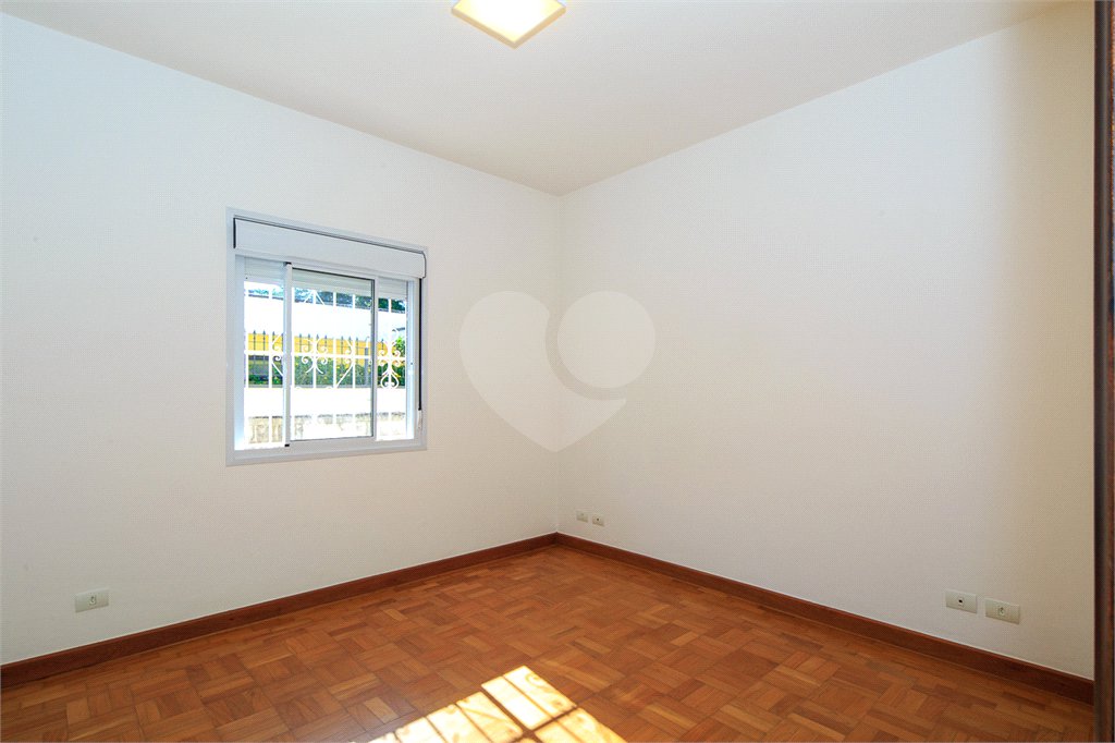 Casa Térrea à venda com 3 quartos, sendo 1 suíte, em Alto da Boa Vista, São Paulo, SP