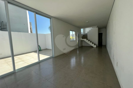 Casa à venda com 3 quartos, sendo 1 suíte, em Jardim Semiramis, Cotia, SP