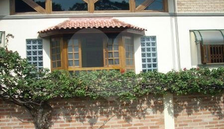 Sobrado à venda com 4 quartos, sendo 2 suítes,  em Tremembé, São Paulo, SP