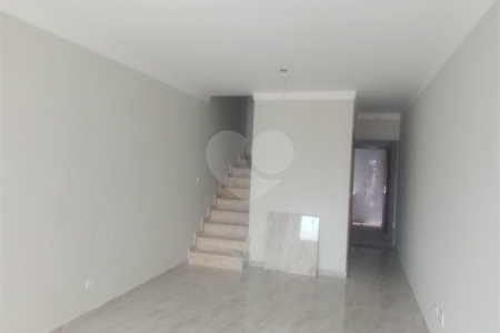 Sobrado à venda com 3 quartos, sendo 1 suíte, em Vila Mazzei, São Paulo, SP