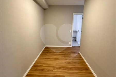 Apartamento à venda com 4 quartos, sendo 3 suítes,  em Parque São Jorge, São Paulo, SP