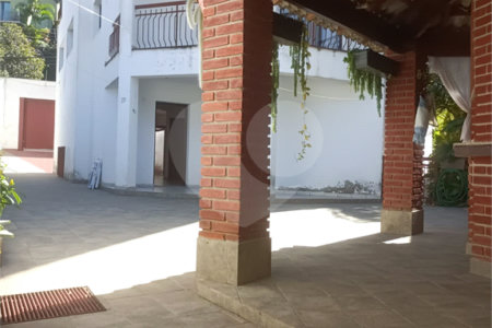 Sobrado à venda com 5 quartos, sendo 4 suítes,  em Rolinópolis, São Paulo, SP