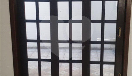 Sobrado à venda com 4 quartos, sendo 2 suítes,  em Vila Oliveira, Mogi das Cruzes, SP