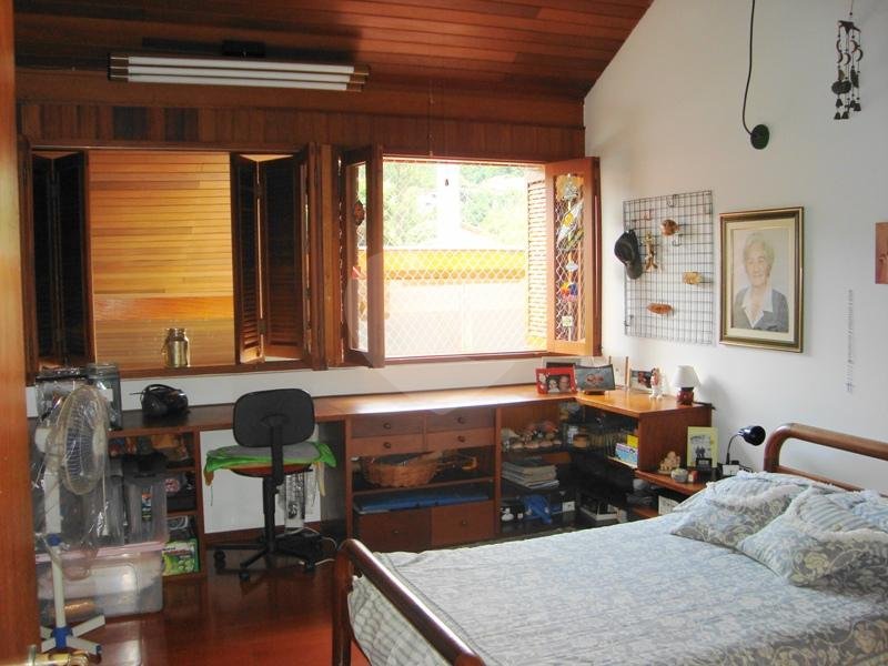 Sobrado à venda com 4 quartos, sendo 2 suítes, em Tremembé, São Paulo, SP