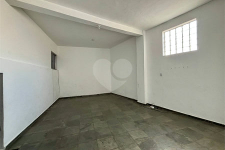 Casa à venda com 3 quartos, sendo 1 suíte,  em Vila Nivi, São Paulo, SP