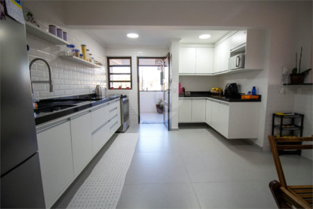 Apartamento à venda com 3 quartos, sendo 1 suíte,  no Centro, Mairinque, SP