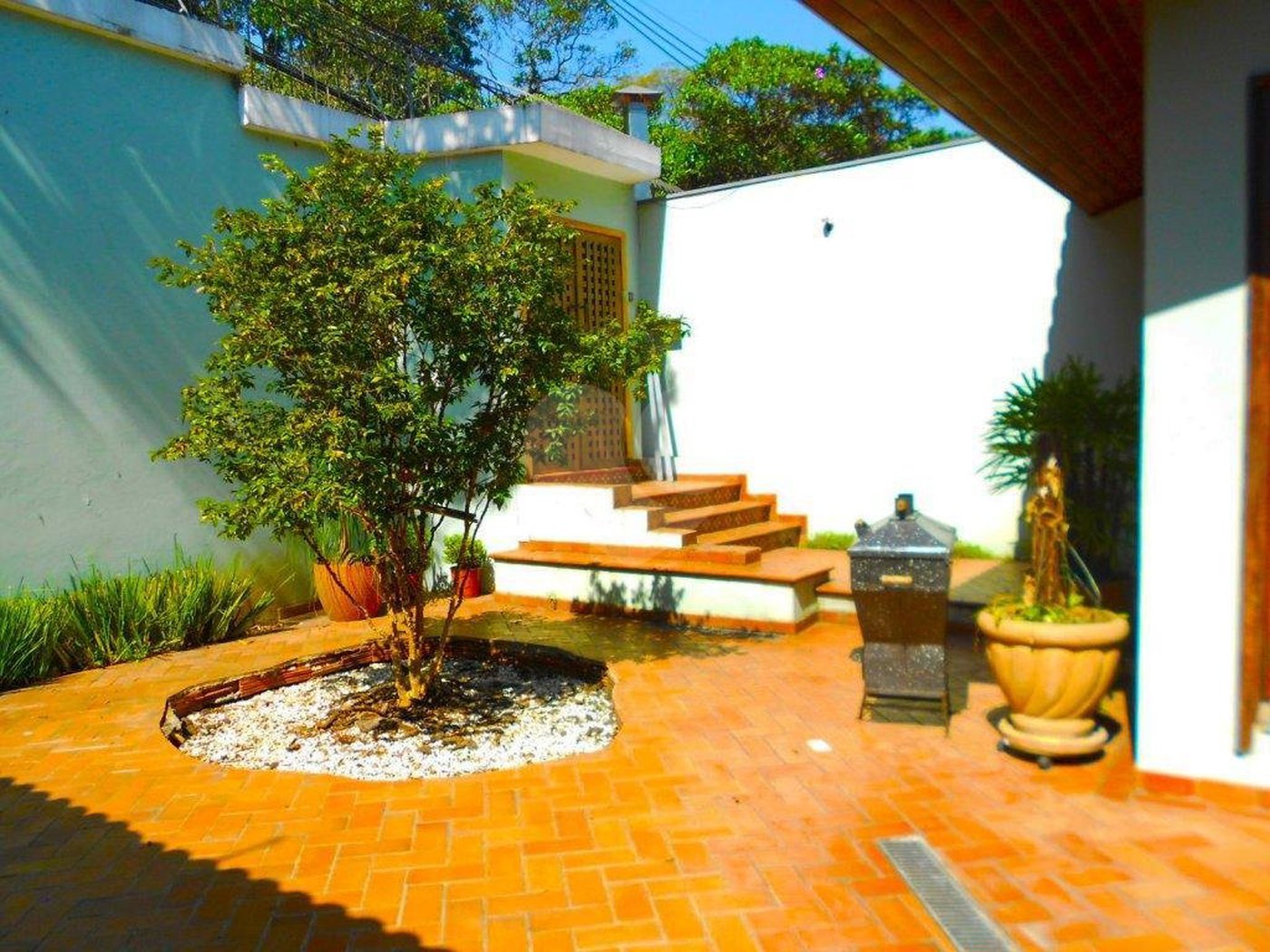 Sobrado à venda com 4 suítes em Jardim Petrópolis, São Paulo, SP