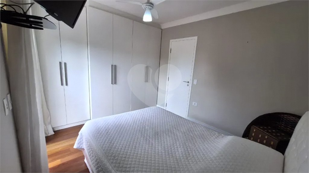 Casa à venda com 5 quartos, sendo 2 suítes,  no condomínio Floradas da Serra, São Paulo - SP