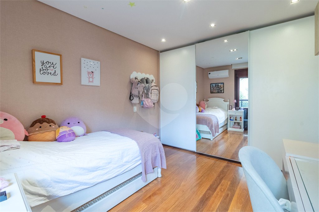 Apartamento à venda com 4 quartos, sendo 3 suítes, em Santa Cecília, São Paulo, SP