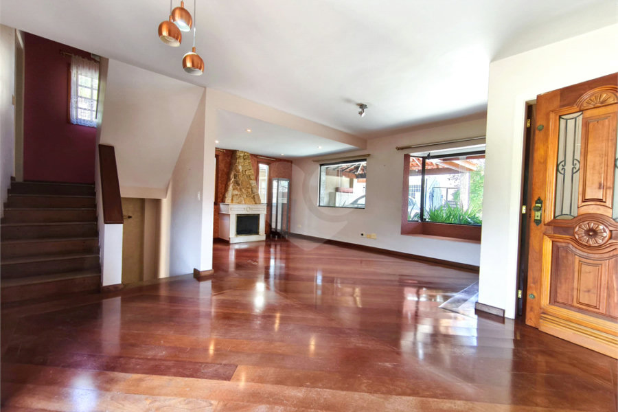 Casa à venda com 3 suítes no condomínio Jd Itatinga, São Paulo - SP