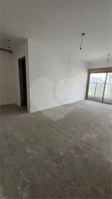 Apartamento à venda com 3 suítes em Moema, São Paulo, SP