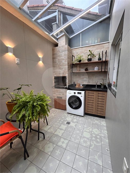 Casa à venda com 2 suítes no condomínio Solar dos Girassóis, Poá - SP