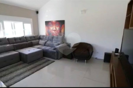 Casa à venda com 5 suítes no condomínio Parque Arco Iris, Atibaia - SP