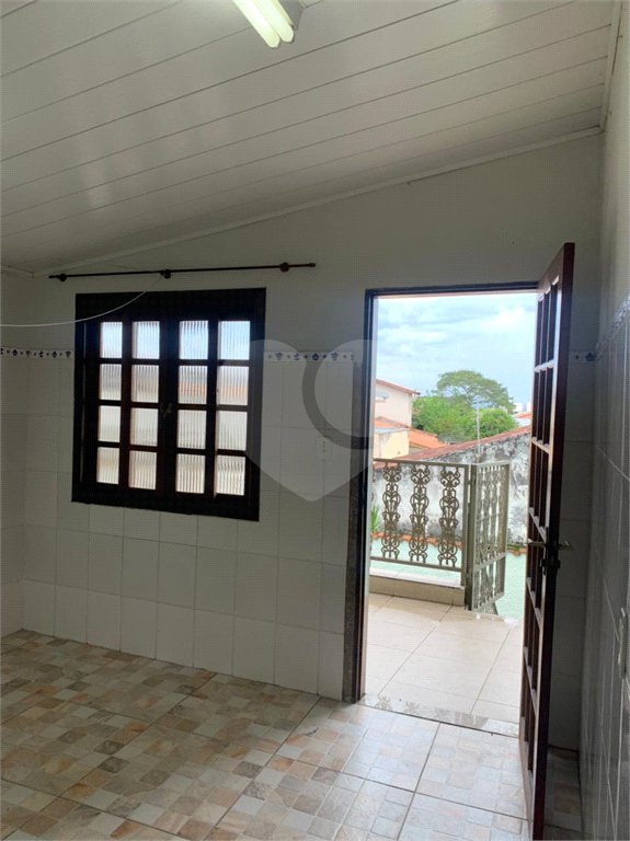 Casa à venda com 3 quartos, sendo 1 suíte, em Parque Santa Rosa, Suzano, SP