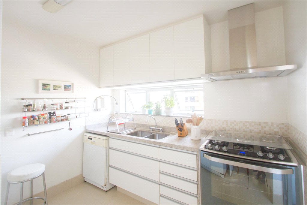 Apartamento à venda com 2 quartos, sendo 1 suíte, em Parque Colonial, São Paulo, SP