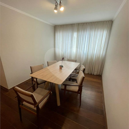 Apartamento à venda com 3 quartos, sendo 1 suíte,  em Vila Olímpia, São Paulo, SP