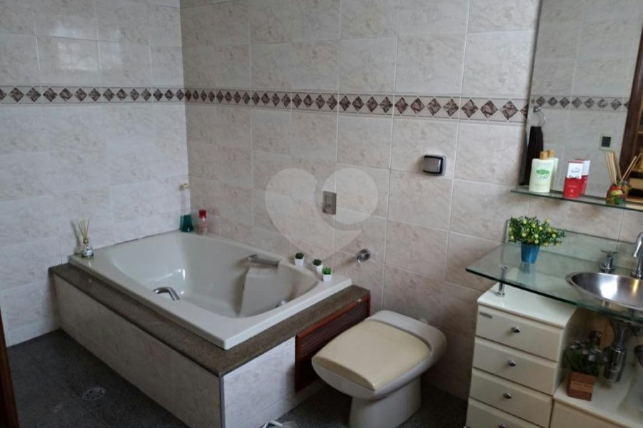 Sobrado à venda com 2 quartos, sendo 1 suíte, em Santa Teresinha, São Paulo, SP
