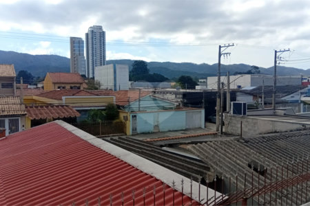 Casa à venda ou para alugar com 7 quartos, sendo 1 suíte,  em Vila Mogilar, Mogi das Cruzes, SP