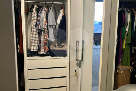 Casa à venda com 3 suítes no condomínio Vila Hipica Ii, Vinhedo - SP