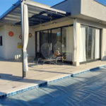 Casa à venda com 4 quartos, sendo 2 suítes,  no condomínio Figueira Garden, Atibaia - SP