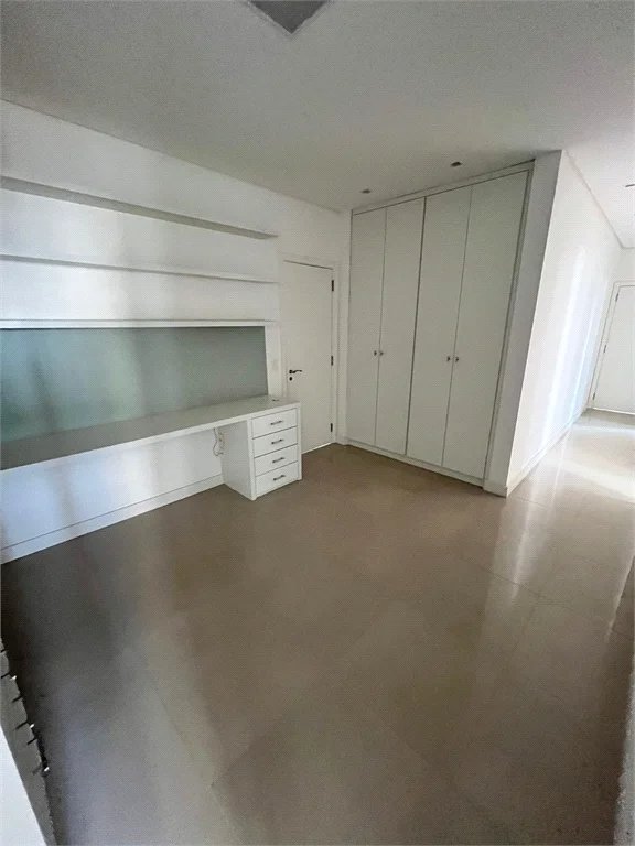 Apartamento à venda com 3 suítes em Vila Andrade, São Paulo, SP