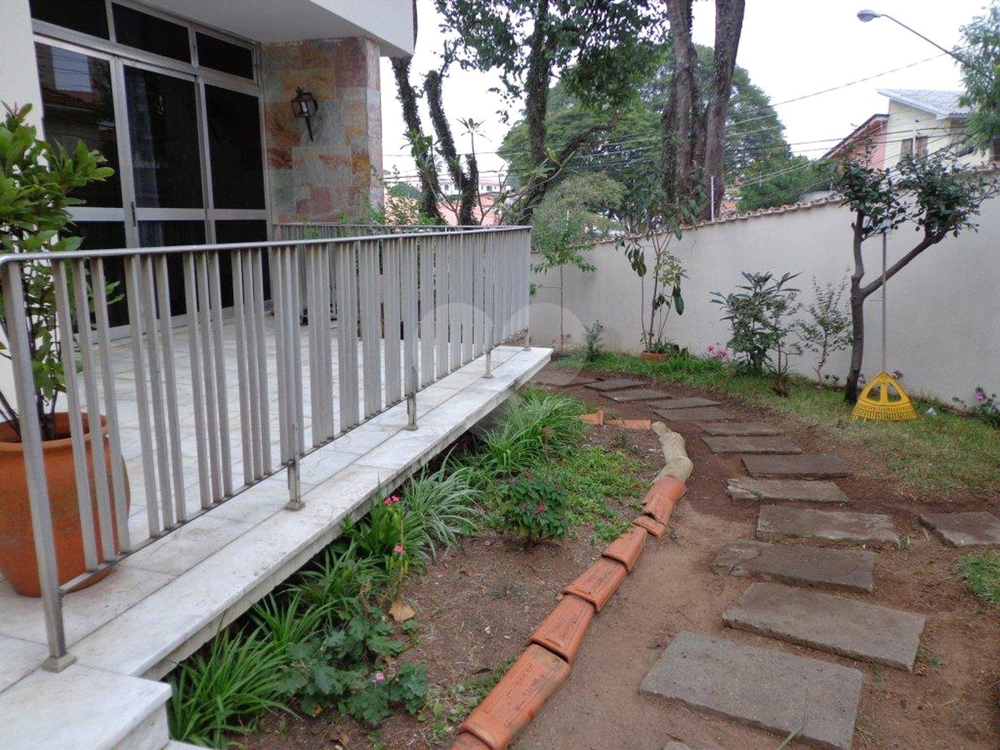 Casa à venda com 4 quartos, sendo 2 suítes,  em Jardim Bonfiglioli, São Paulo, SP