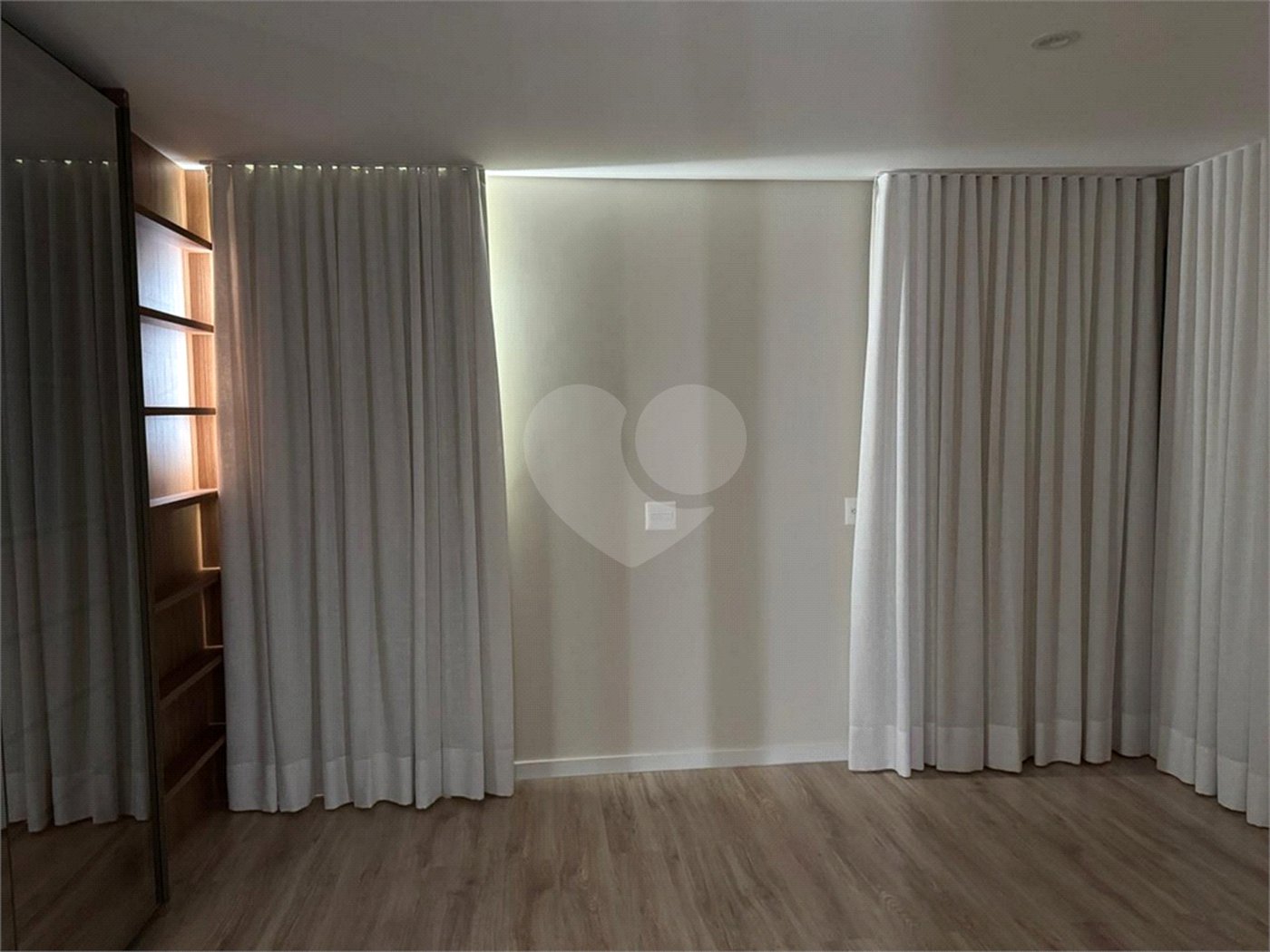 Apartamento à venda com 2 suítes em Jardim Morumbi, São Paulo, SP
