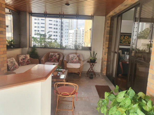 Apartamento à venda com 4 suítes em Vila Andrade, São Paulo, SP