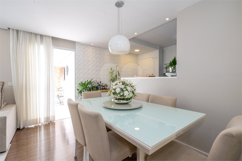 Apartamento à venda com 3 quartos, sendo 1 suíte,  em Jardim Parque Morumbi, São Paulo, SP
