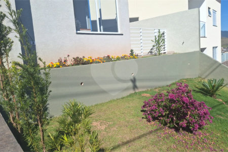 Casa à venda com 3 suítes no condomínio Residencial Alto da Floresta, Bom Jesus dos Perdões - SP
