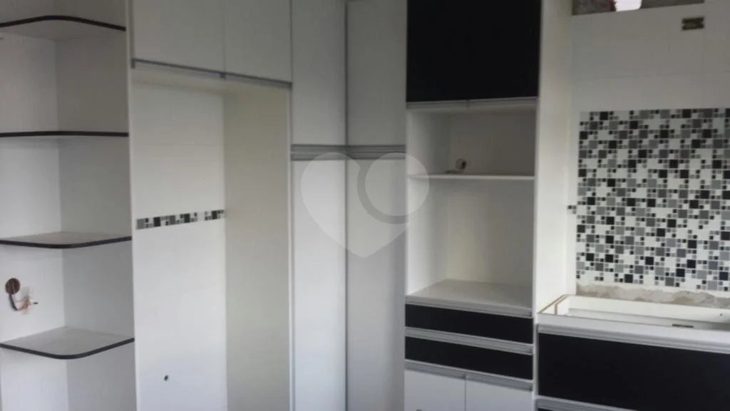Sobrado à venda com 5 quartos, sendo 3 suítes, em Tremembé, São Paulo, SP