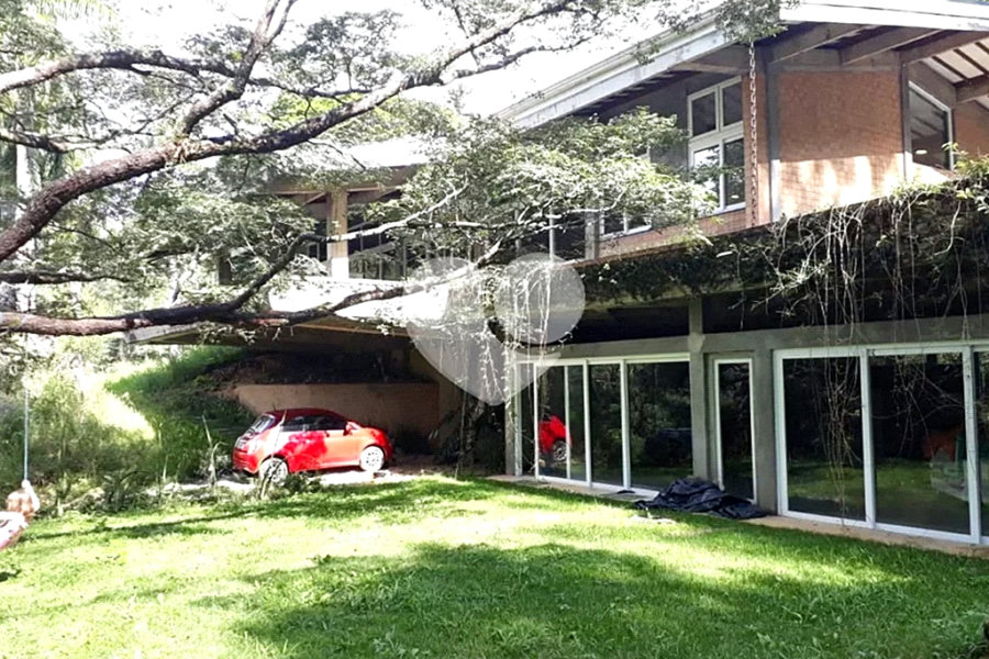 Casa à venda com 4 quartos, sendo 2 suítes, no condomínio Campos de Mairiporã Gleba 1, Mairiporã - SP