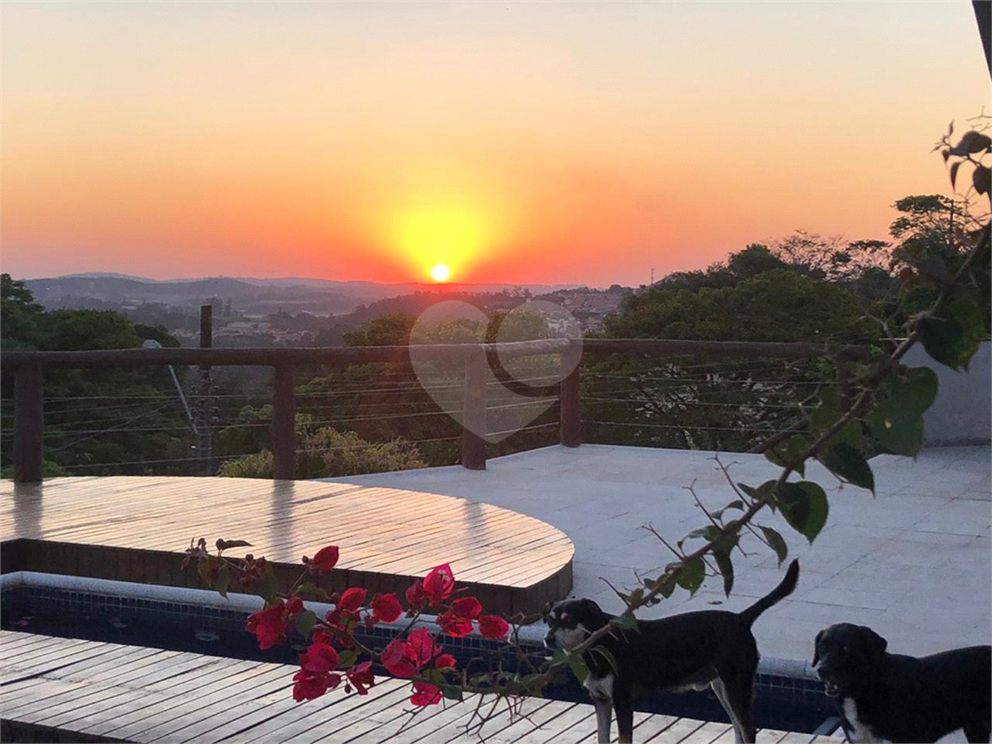 Mansão de Luxo em Louveira: Viva o Sonho no Condomínio Jardim Primavera