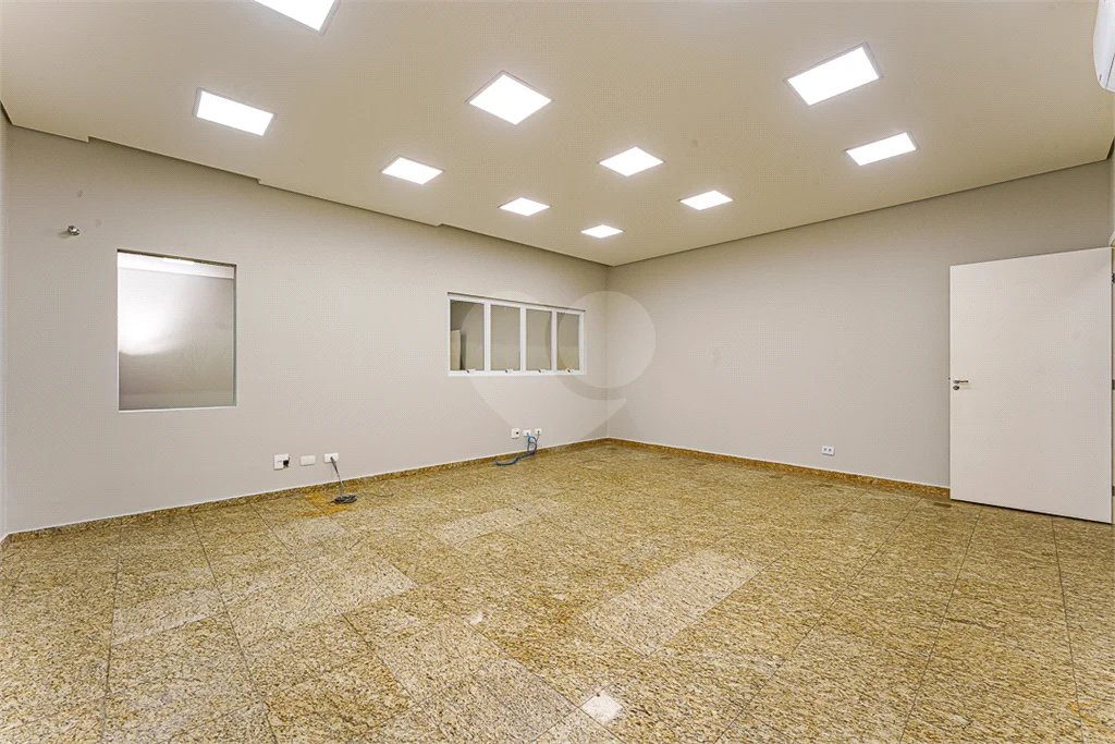 Prédio inteiro comercial á venda e locação na Vila Leopoldina.