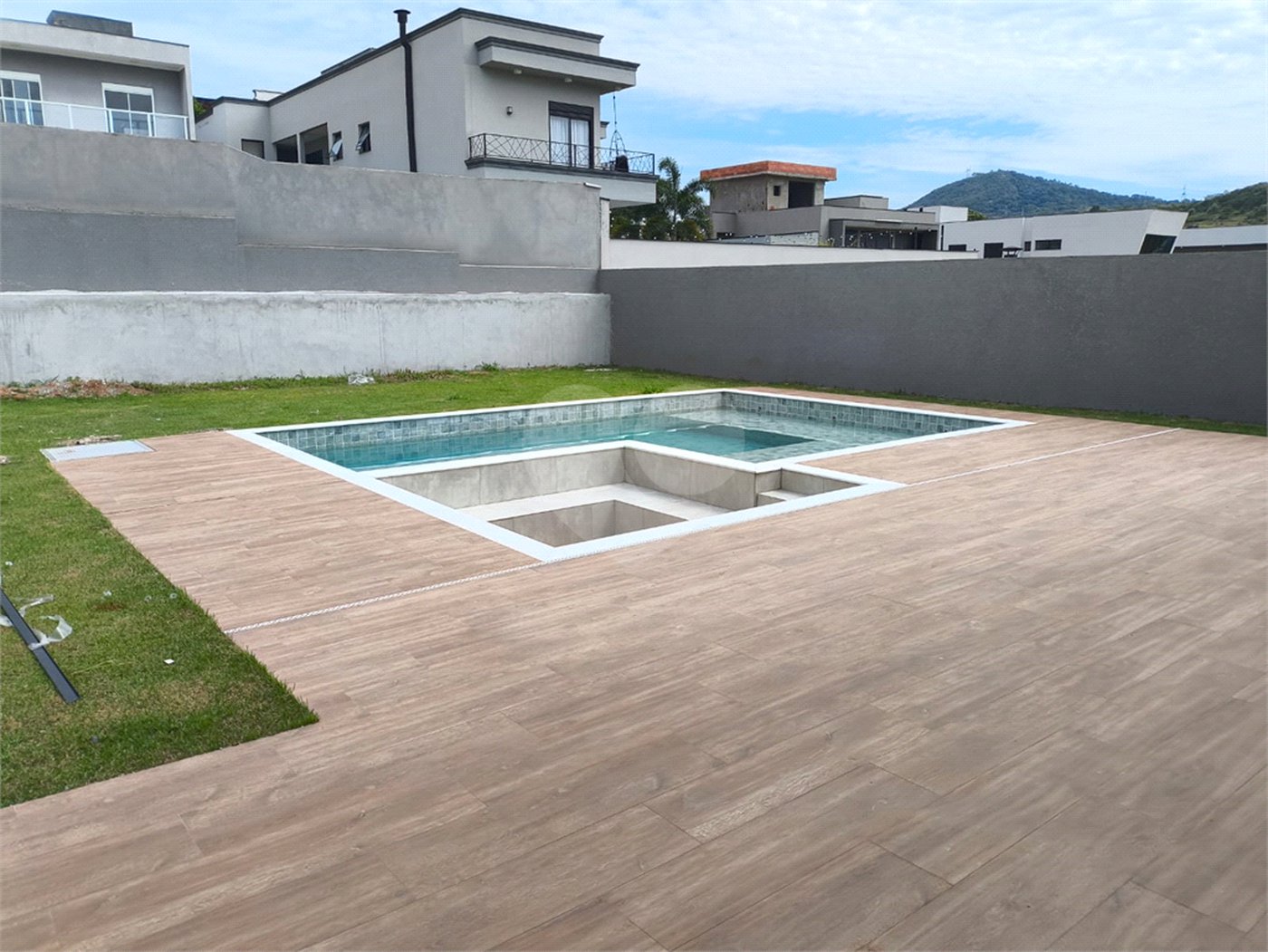 Sobrado à venda com 4 suítes em Condomínio Residencial Reserva Ecológica Atibaia, Atibaia, SP