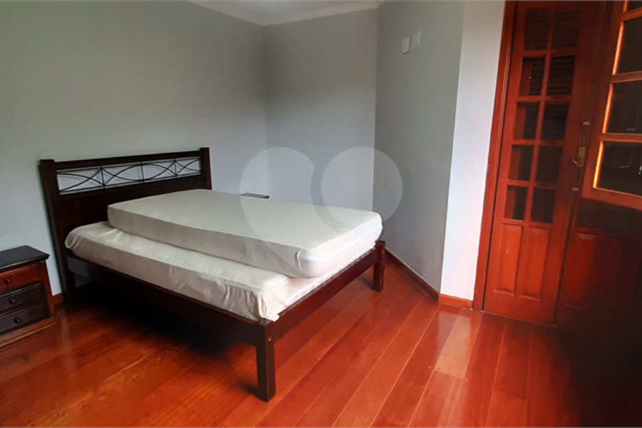 Sobrado à venda com 4 quartos, sendo 3 suítes, em Serra da Cantareira, Mairiporã, SP