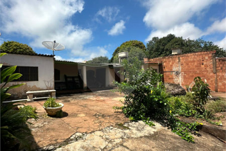Sobrado à venda ou para alugar com 4 quartos, sendo 2 suítes, em Vila Lacíria, Ponta Porã, MS