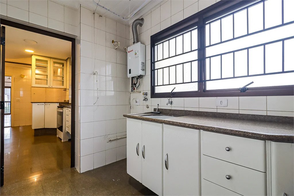 Apartamento à venda com 4 quartos, sendo 3 suítes, em Brooklin Paulista, São Paulo, SP