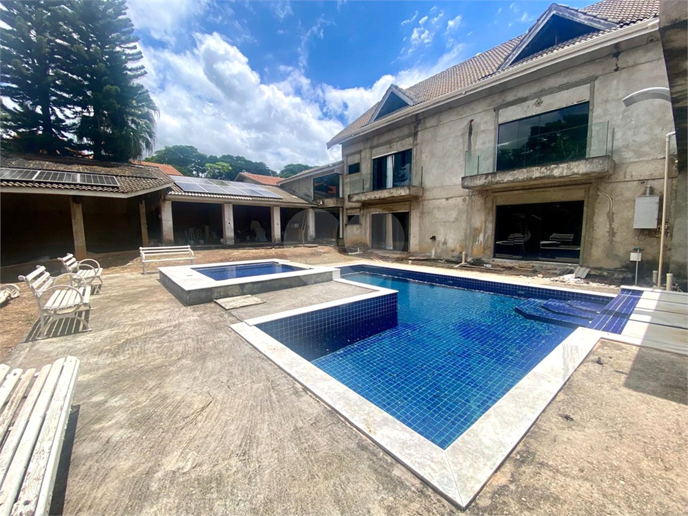 Casa para alugar com 5 quartos, sendo 3 suítes,  em Samambaia Parque Residencial, Atibaia, SP