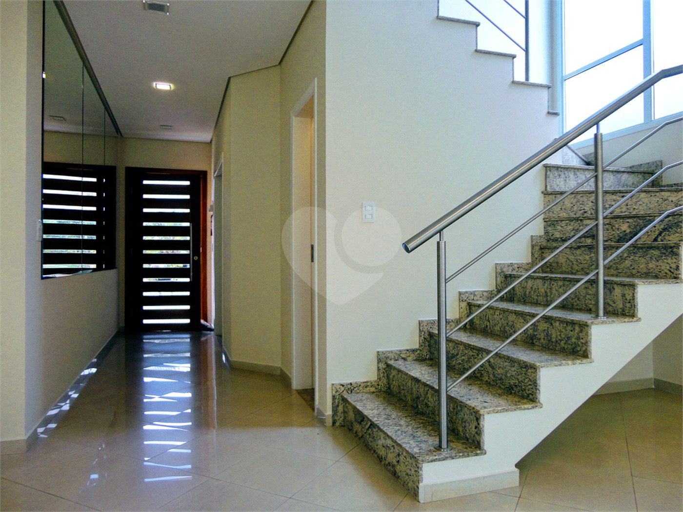 Casa à venda com 3 suítes no condomínio Residencial Jardim América, Vinhedo - SP