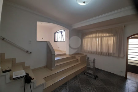 Sobrado à venda com 3 quartos, sendo 2 suítes, em Vila Gustavo, São Paulo, SP