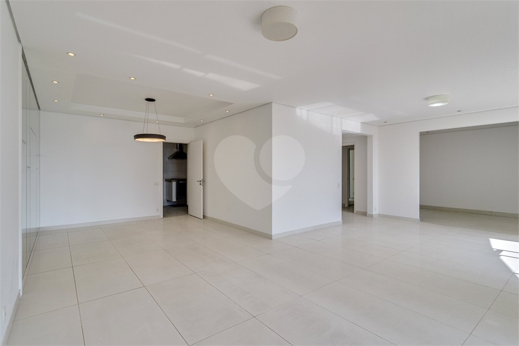 Apartamento à venda com 3 quartos, sendo 1 suíte, em Morumbi, São Paulo, SP