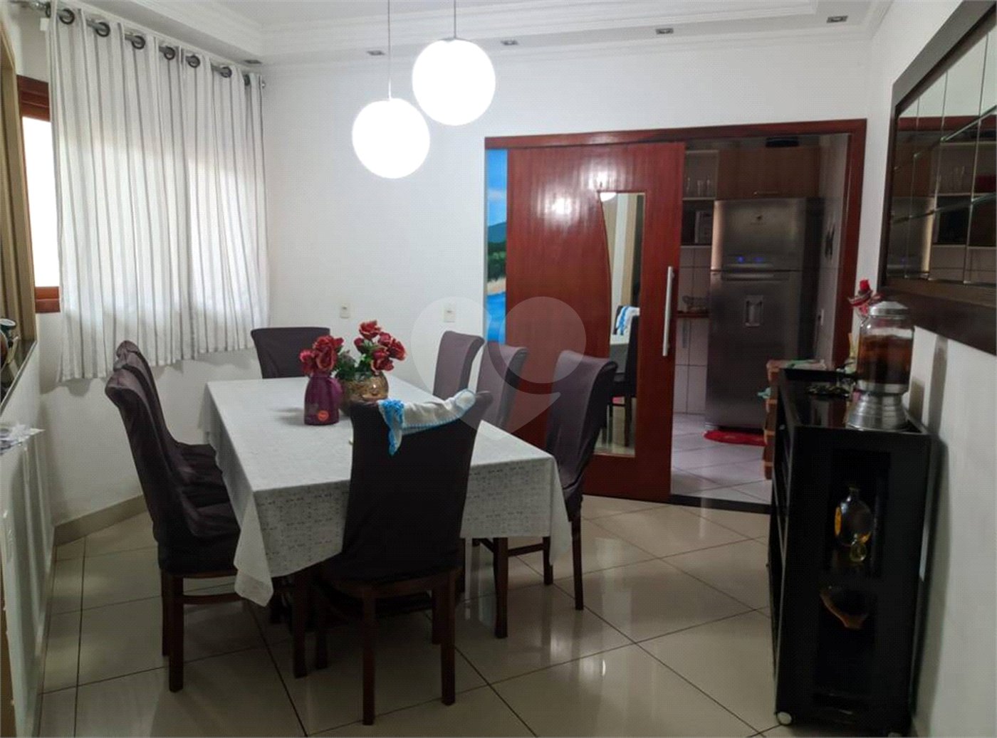 Sobrado à venda com 3 quartos, sendo 1 suíte,  em Jardim Vitória, Suzano, SP