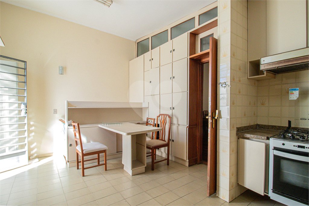 Casa à venda com 5 quartos, sendo 4 suítes, em Jardim Prudência, São Paulo, SP
