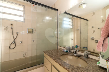 Apartamento à venda com 2 quartos em Moema, São Paulo, SP