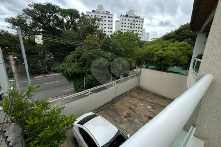 Sobrado à venda ou para alugar com 5 suítes em Bela Aliança, São Paulo, SP